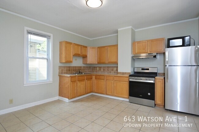 Building Photo - 643 Watson Ave