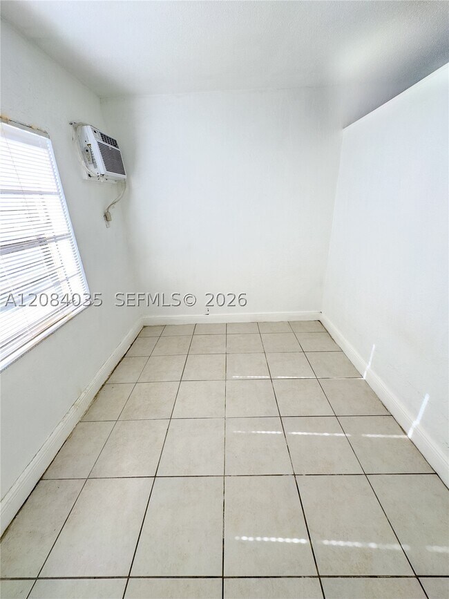 Building Photo - 4071 N Dixie Hwy