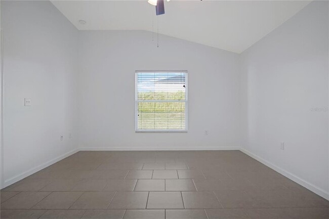 Building Photo - 2034 Honeybell Ave