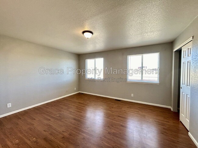 Building Photo - 424 W 91st Cir