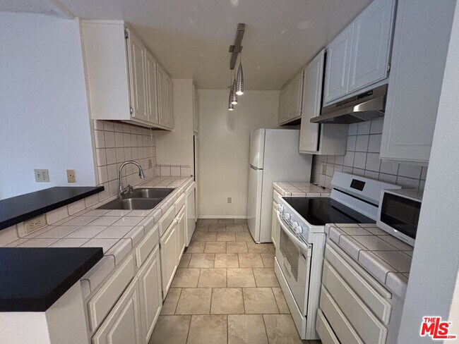 Building Photo - 222 S Central Ave