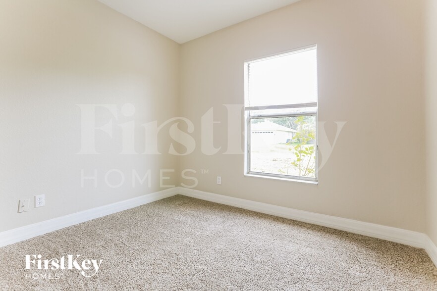 Building Photo - 2728 Parrot St