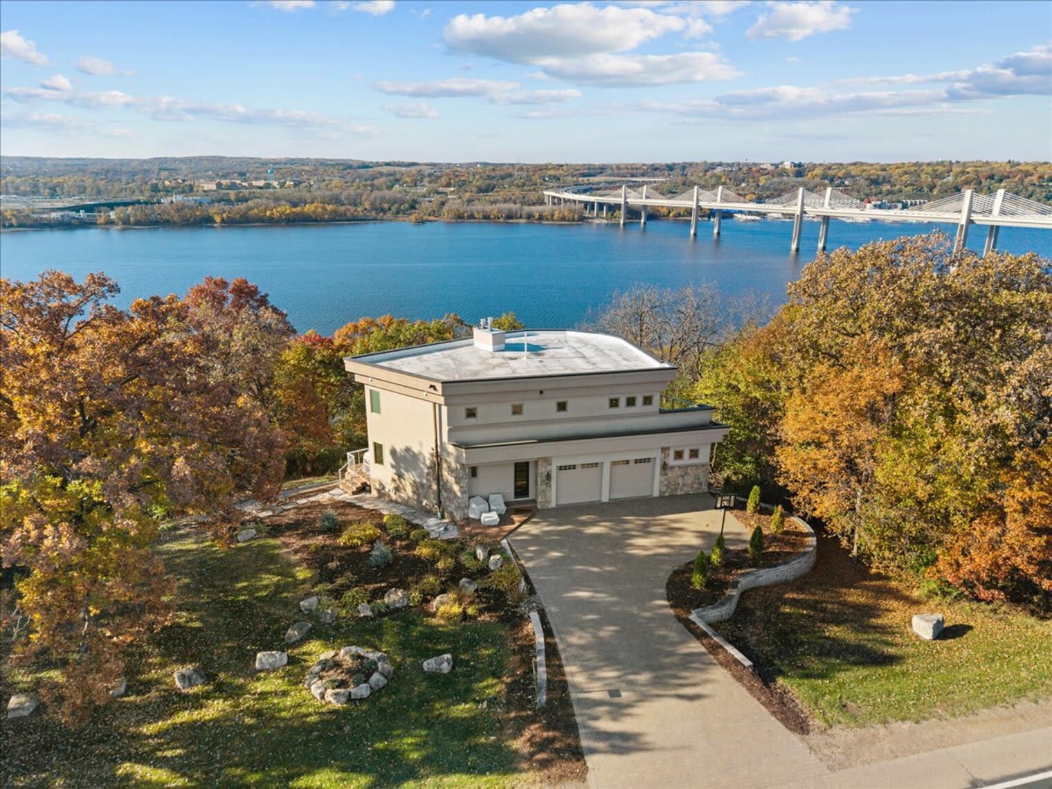 Building Photo - 1248 WI-35