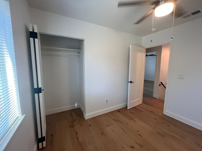 Building Photo - Bright and Spacious 3-Bedroom Home in the Heart of South Davis