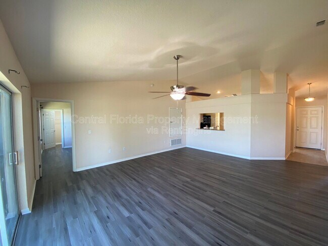 Building Photo - 250 Highland Meadows Ct