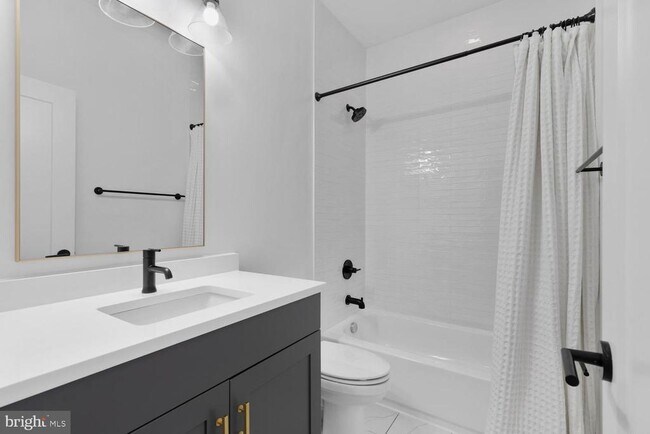 Building Photo - 664 Glick Ct NW