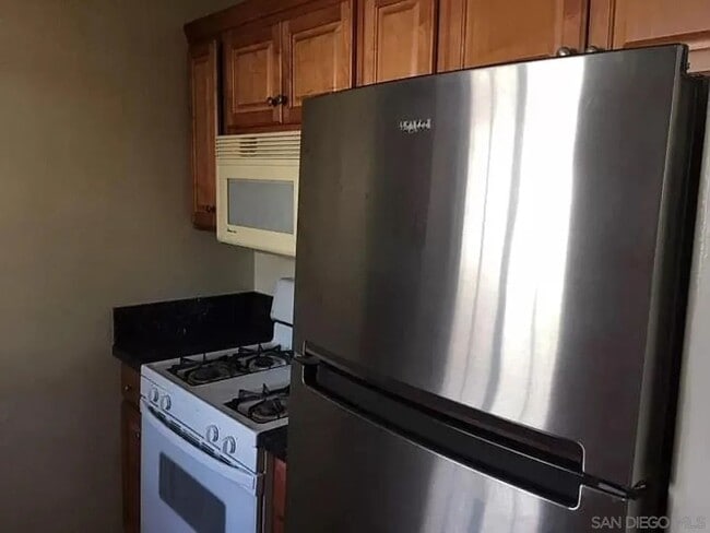 Building Photo - Voltaire Street - where you want to be.   2/1  $2690