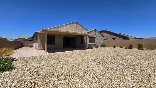 Building Photo - 18407 W Sandlewood Dr