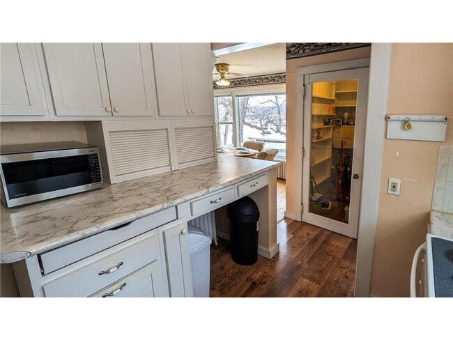 Building Photo - 519 Park Ave