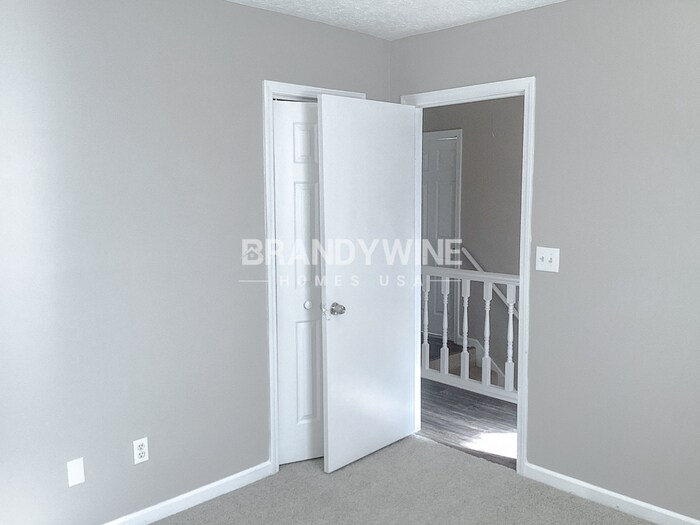 Building Photo - 2259 Hampton Dr