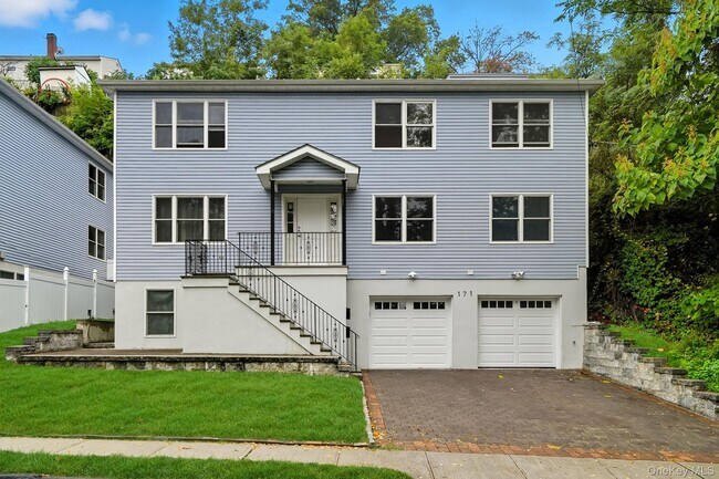 Building Photo - 171 Frederic St
