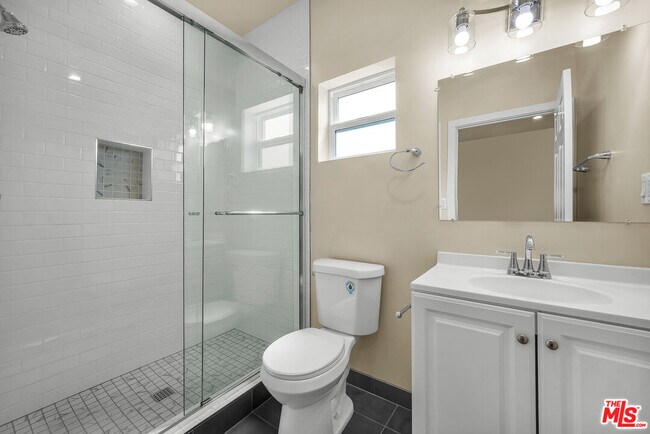 Building Photo - 6625 Duchess Dr