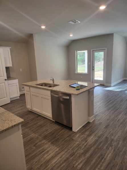 Building Photo - 7224 Lillie Dr
