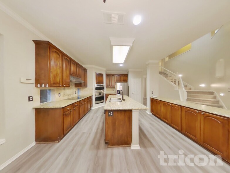 Building Photo - 11222 Raveneaux Dr