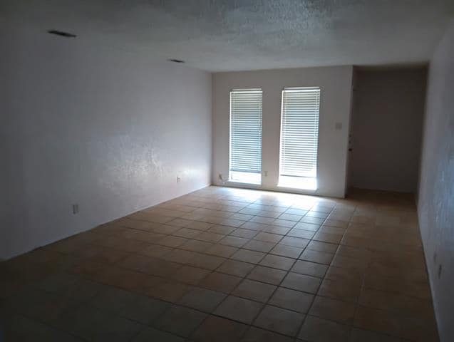 Building Photo - 1005 W Sanford St