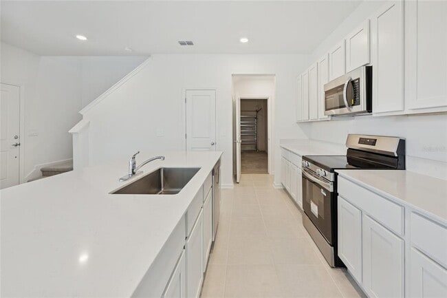 Building Photo - 2831 Maloof Dr