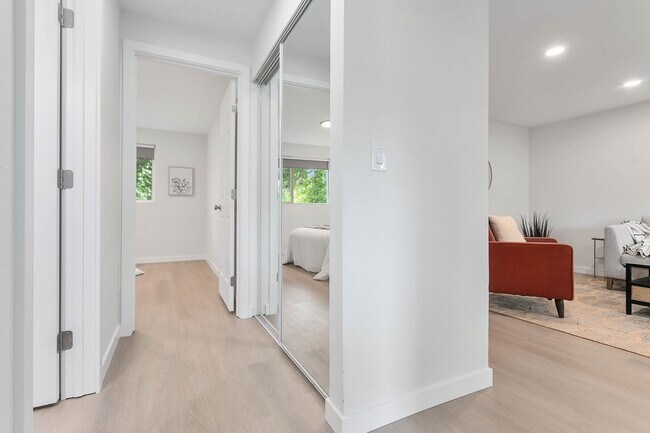 Building Photo - Quelch Apartments