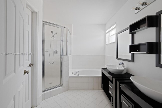 Building Photo - 15623 SW 100th Ln