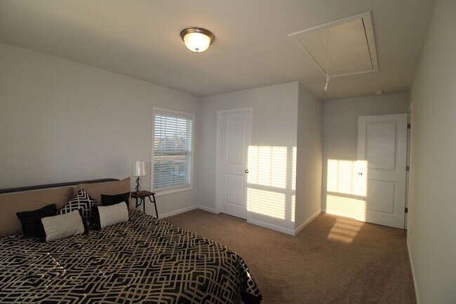 Building Photo - 445 Kittiwake Ln