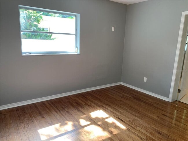 Building Photo - 3516 W San Pedro St