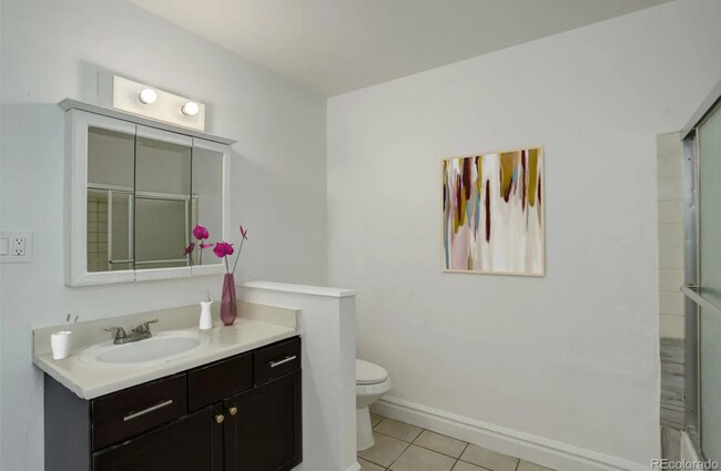 Building Photo - Spacious & Remodeled 3-Bedroom Corner Unit...