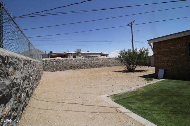 Building Photo - 2529 Jackson Ave