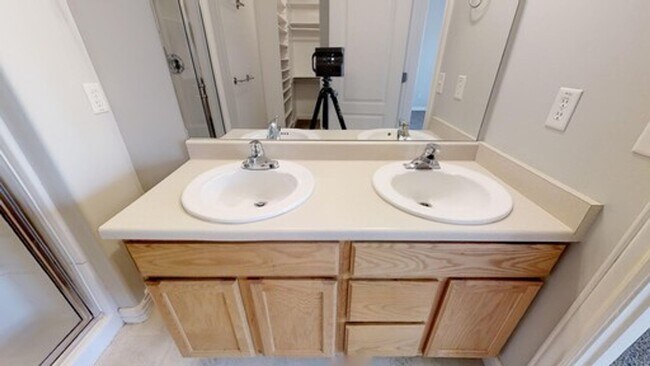 Building Photo - Springville Home