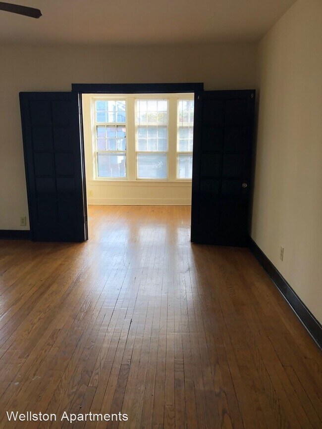 Building Photo - 2563 N Farwell Ave