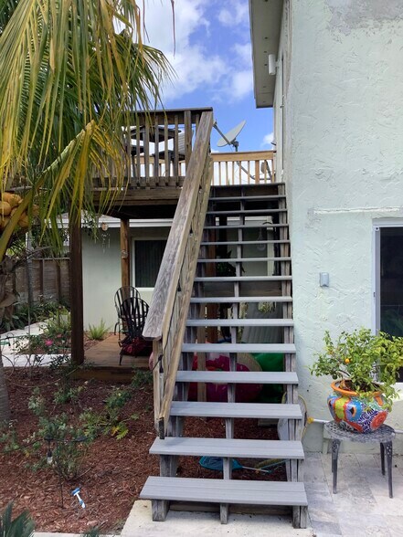 Building Photo - 3020 NE 15th Ave