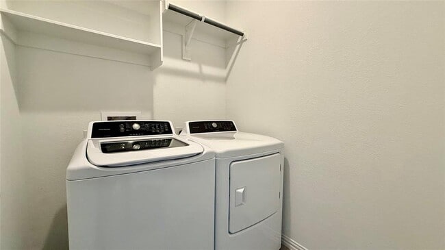 Building Photo - 404 Ashby Dr