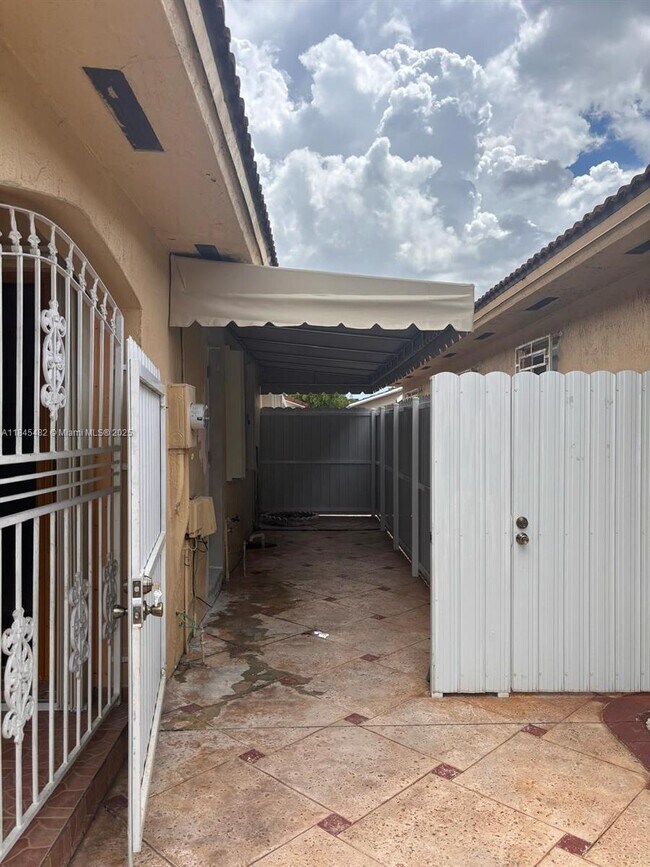 Building Photo - 3170 W 78th St