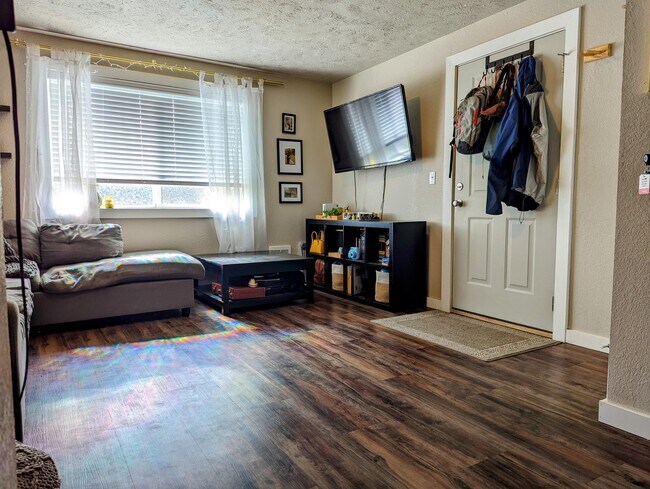 Building Photo - 3012 N Hogan St