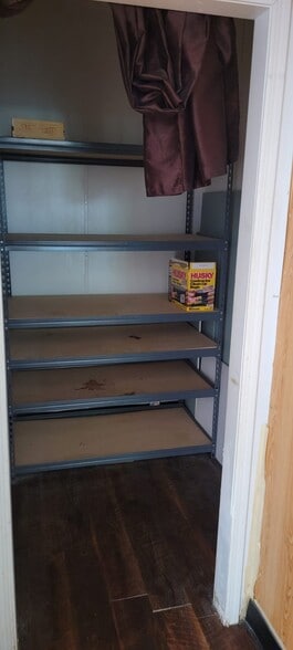 Kitchen pantry rack - 8936 Turner Dr