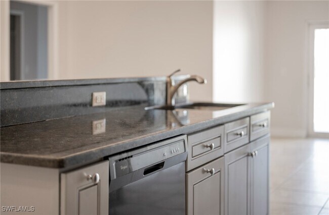 Building Photo - 4208 SW 7th Pl