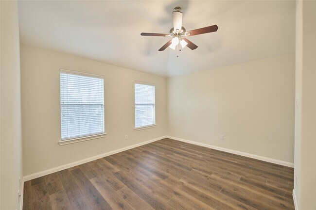 Building Photo - 3501 Buckingham Ln