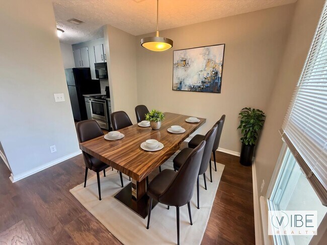 Building Photo - WOW! 2 Bedroom 2 Bath in Hermitage with Deck & Great Back Yard - Available June 1!