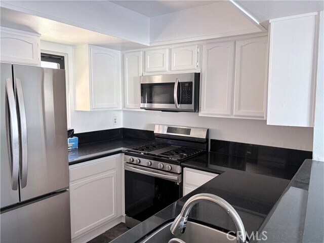 Building Photo - 2480 Penmar Ave