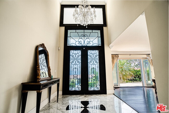 Building Photo - 1312 Via Zumaya