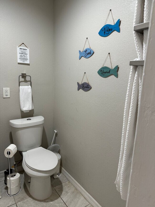 Building Photo - 2 bedroom 1 bath close to downtown Melbourne, FIT and the beaches.