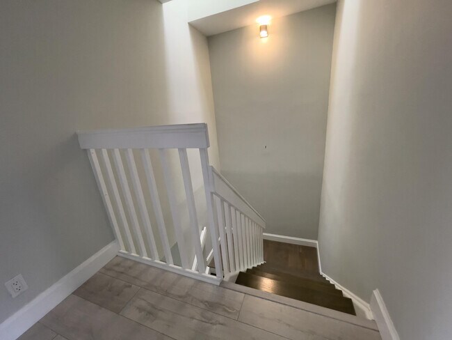 Building Photo - 6817 Via Regina
