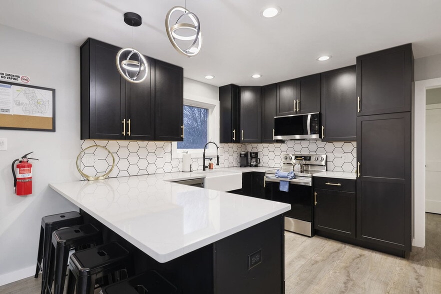 Building Photo - 126 Petrarch Trail