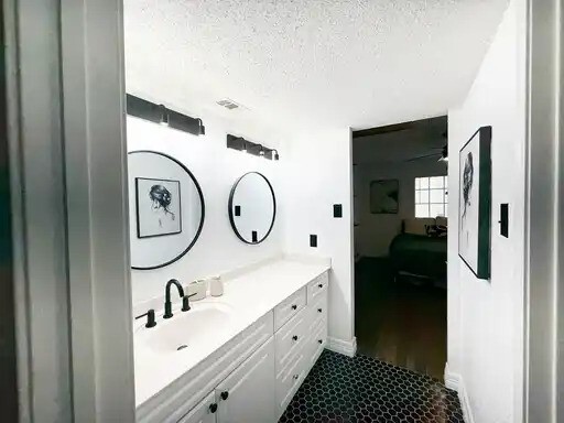 Building Photo - 2120 El Paseo St