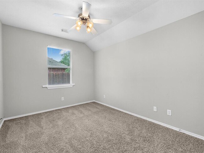 Building Photo - 23301 Tuttle Ct