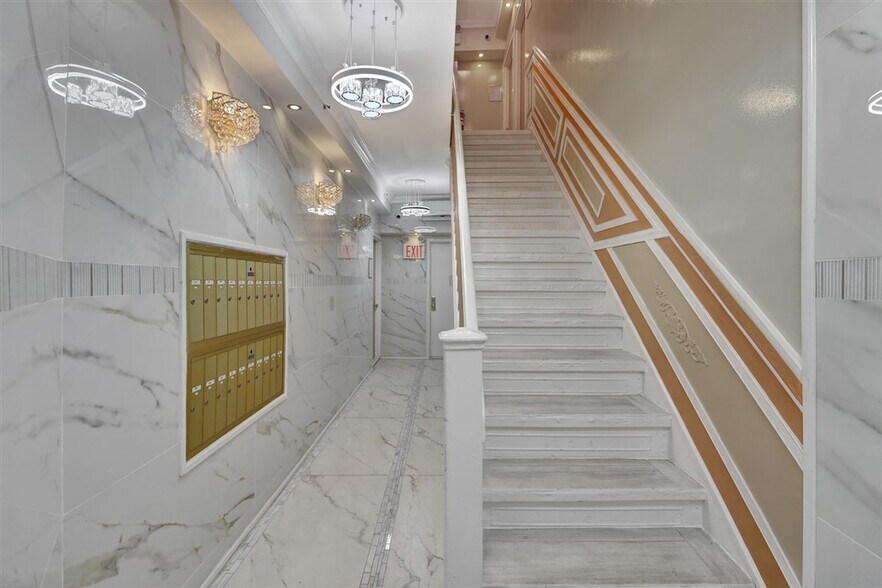 Building Photo - 1569 Lexington Ave