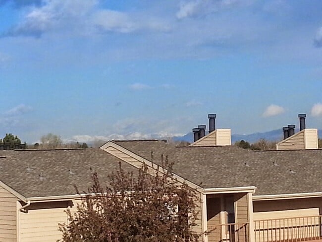 Building Photo - Mountain View 2 Bed 2 Bath 2 Balconies Top Floor Condo-Tons of Amenities