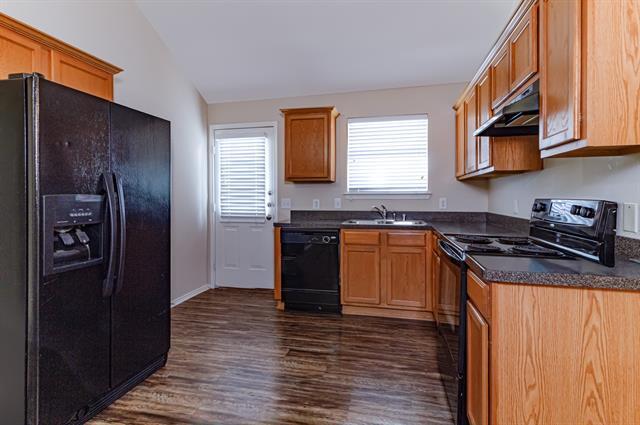 Building Photo - 2028 Sunny Side Dr
