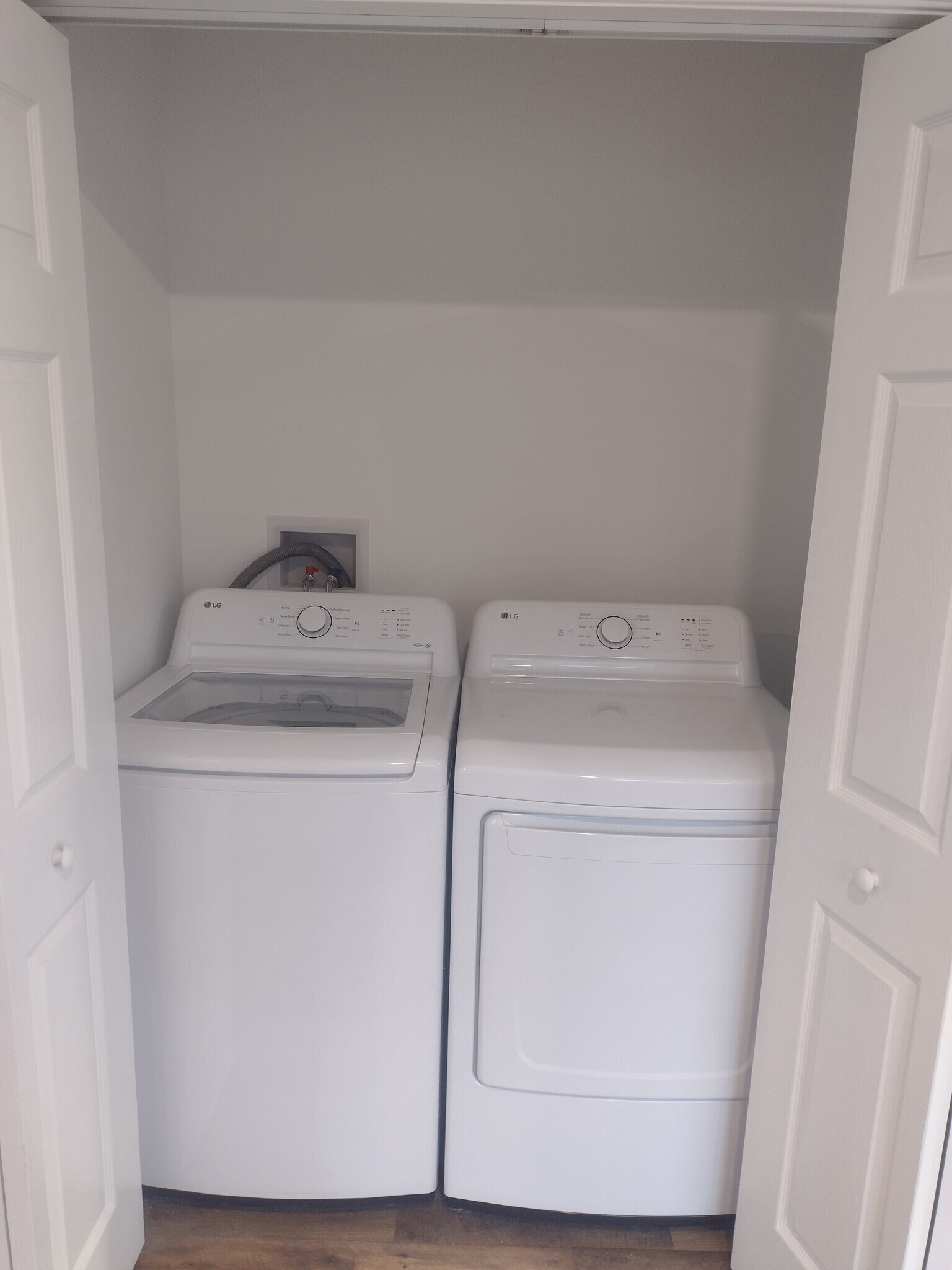 Building Photo - 511 Orchard Ave