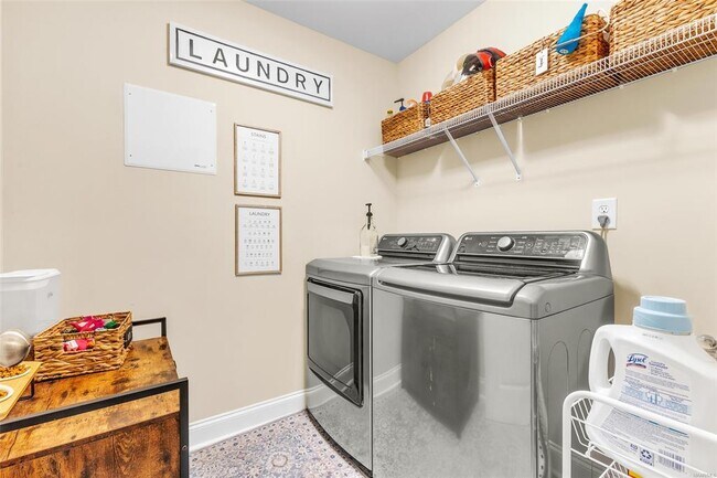 Building Photo - 1808 Mabel Dr