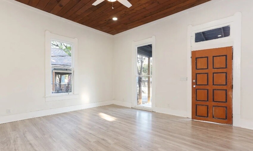 Building Photo - 2106 Saunders Ave