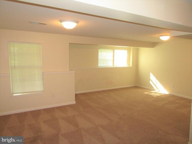 Building Photo - 1209 Madison Ln